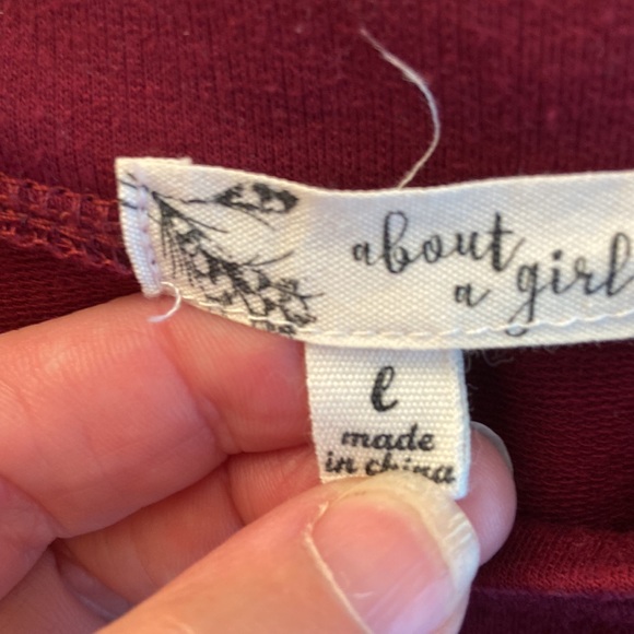 About a Girl maroon London design 3/4 sleeve top L - Picture 4 of 5